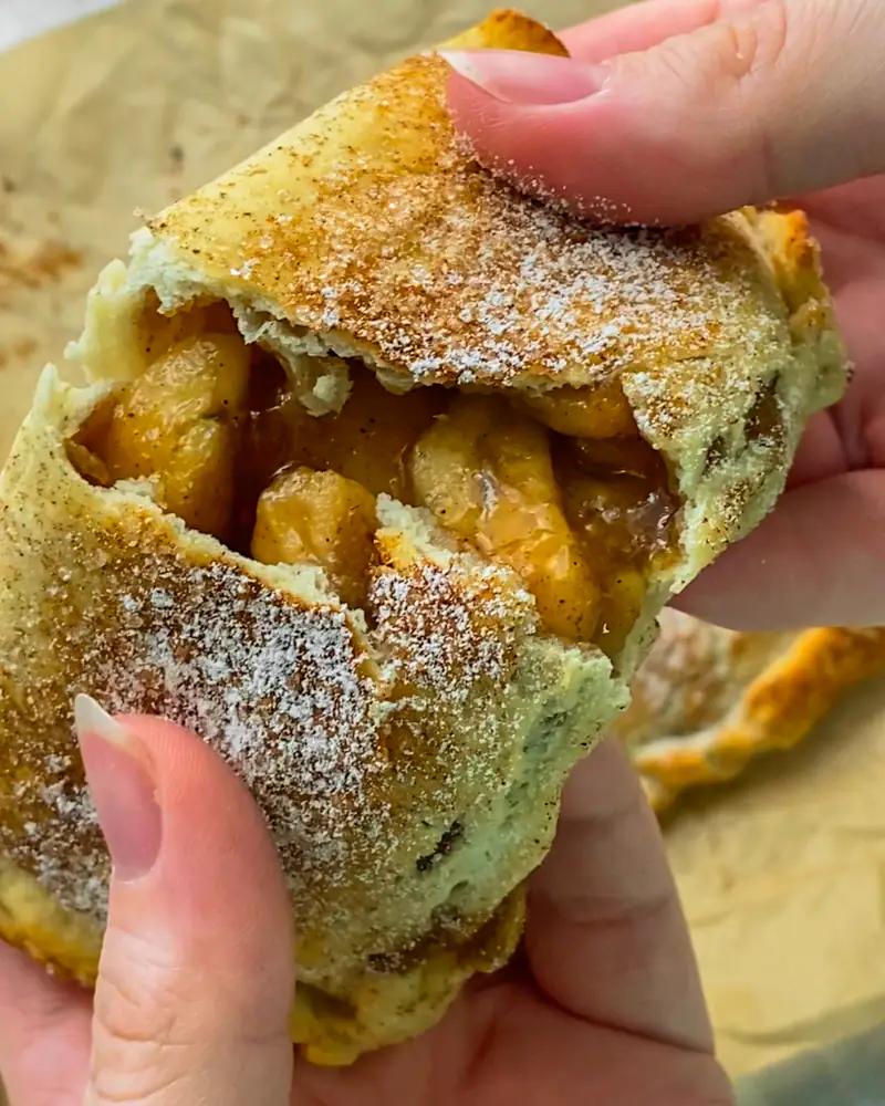 Pastel assado tipo calzone